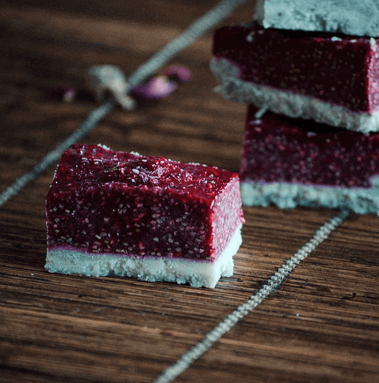 Small cakes with berries