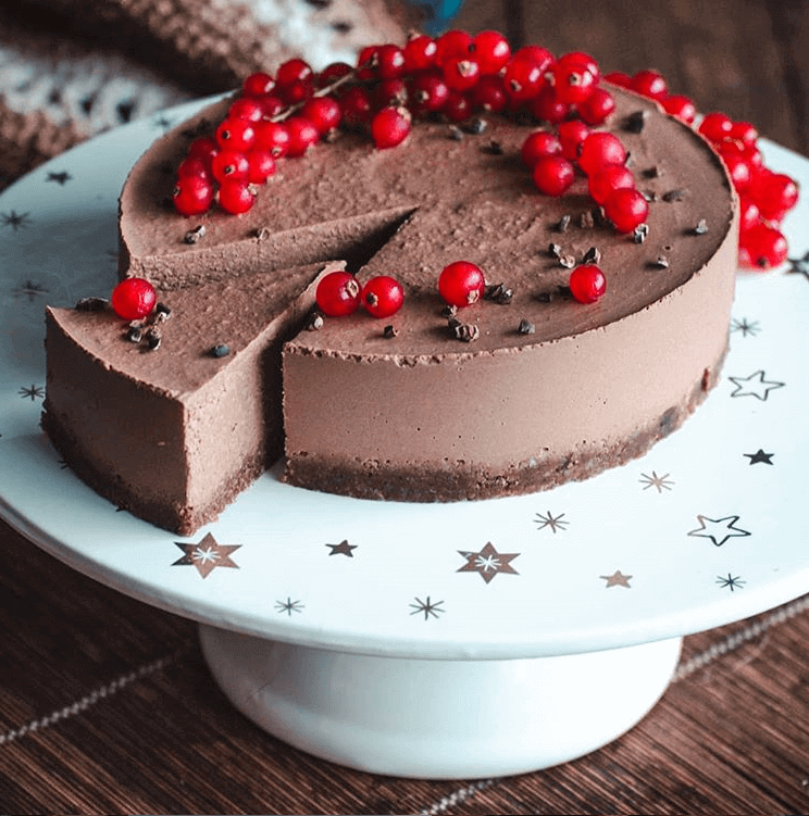 Cake topped with redcurrants